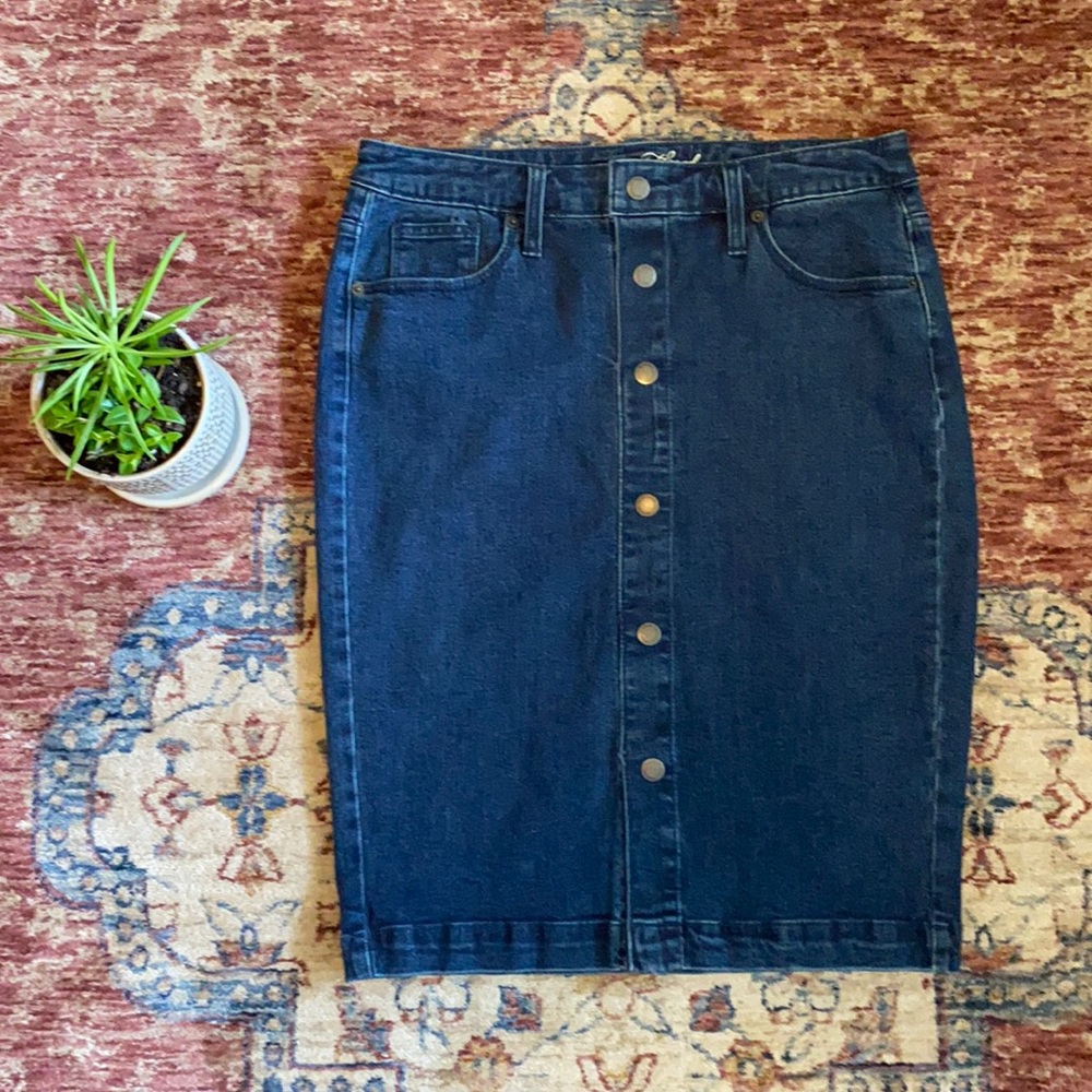 Universal Thread Denim Skirt size 8/29